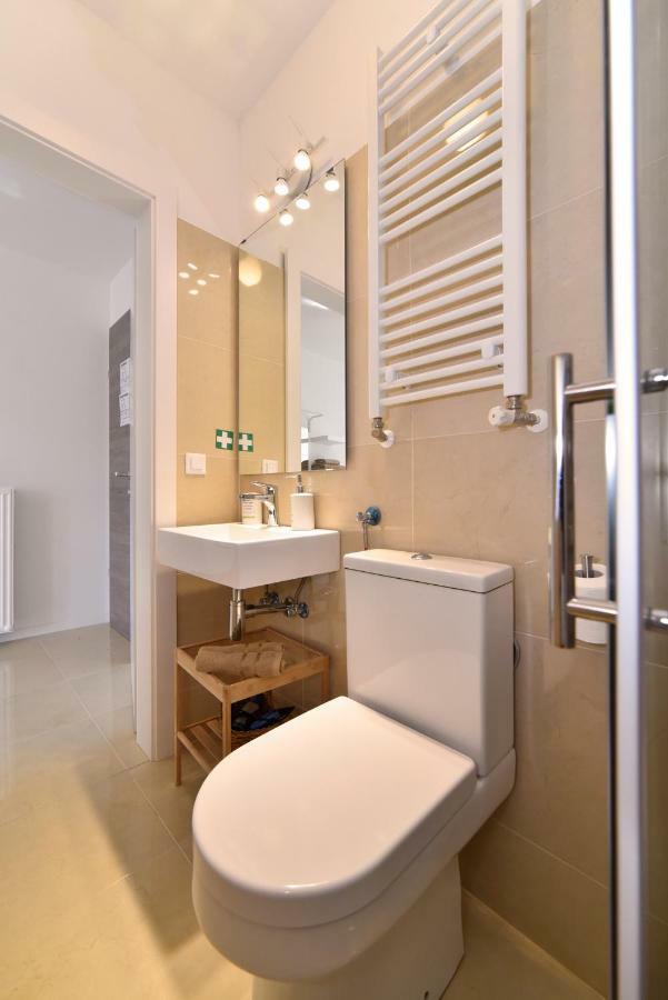 B&B Downtown ซาเกร็บ ภายนอก รูปภาพ