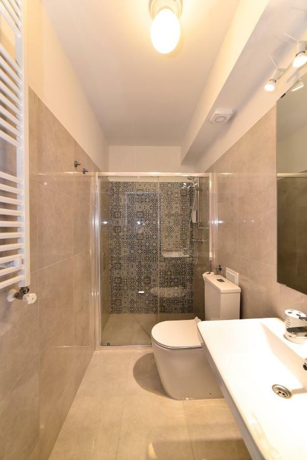 B&B Downtown ซาเกร็บ ภายนอก รูปภาพ
